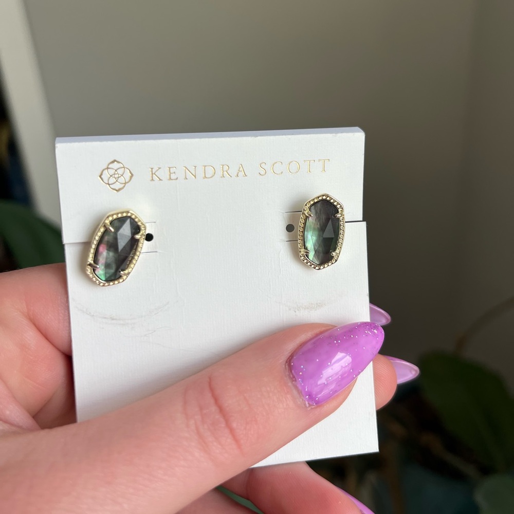 Kendra Scott Iridescent Stud Earrings mother of pearl